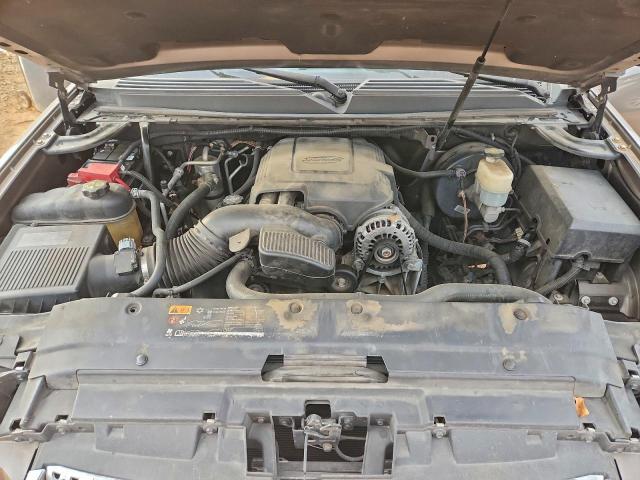 GMC Yukon Denali Image 12