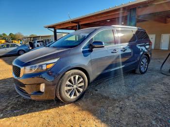  Salvage Kia Sedona