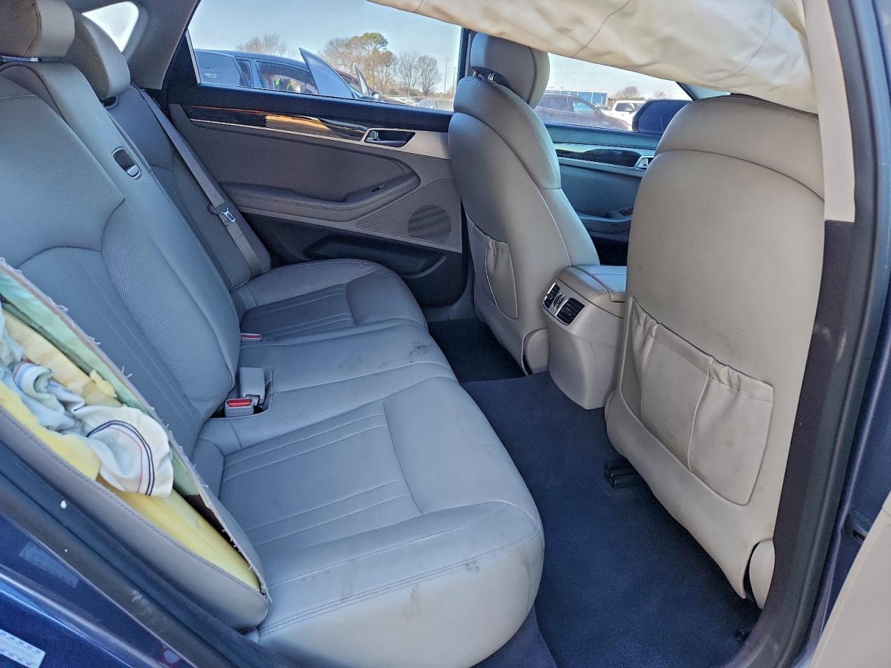 Hyundai Genesis 3.8l Image 12