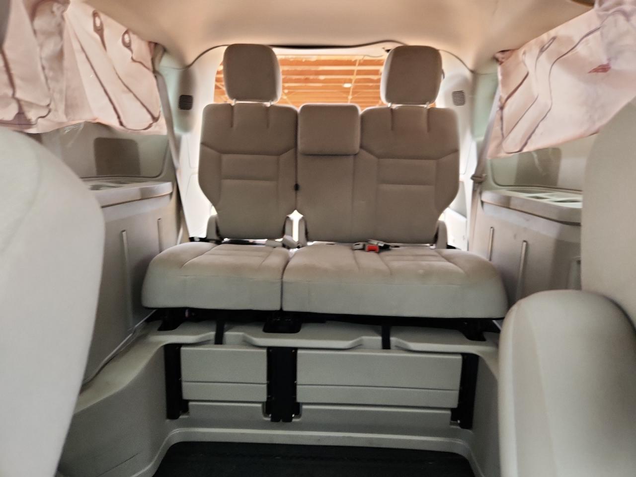 Dodge Caravan Sxt Image 6