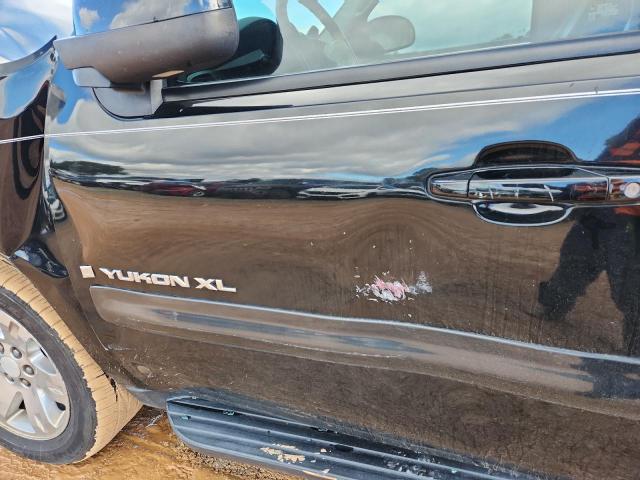 GMC Yukon C1500 Image 8