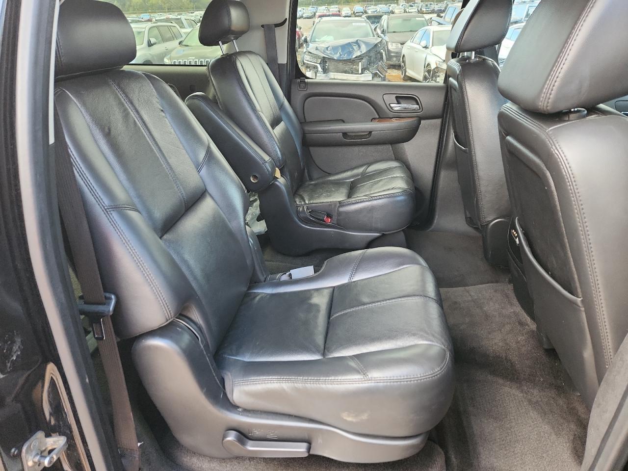 GMC Yukon C1500 Image 11