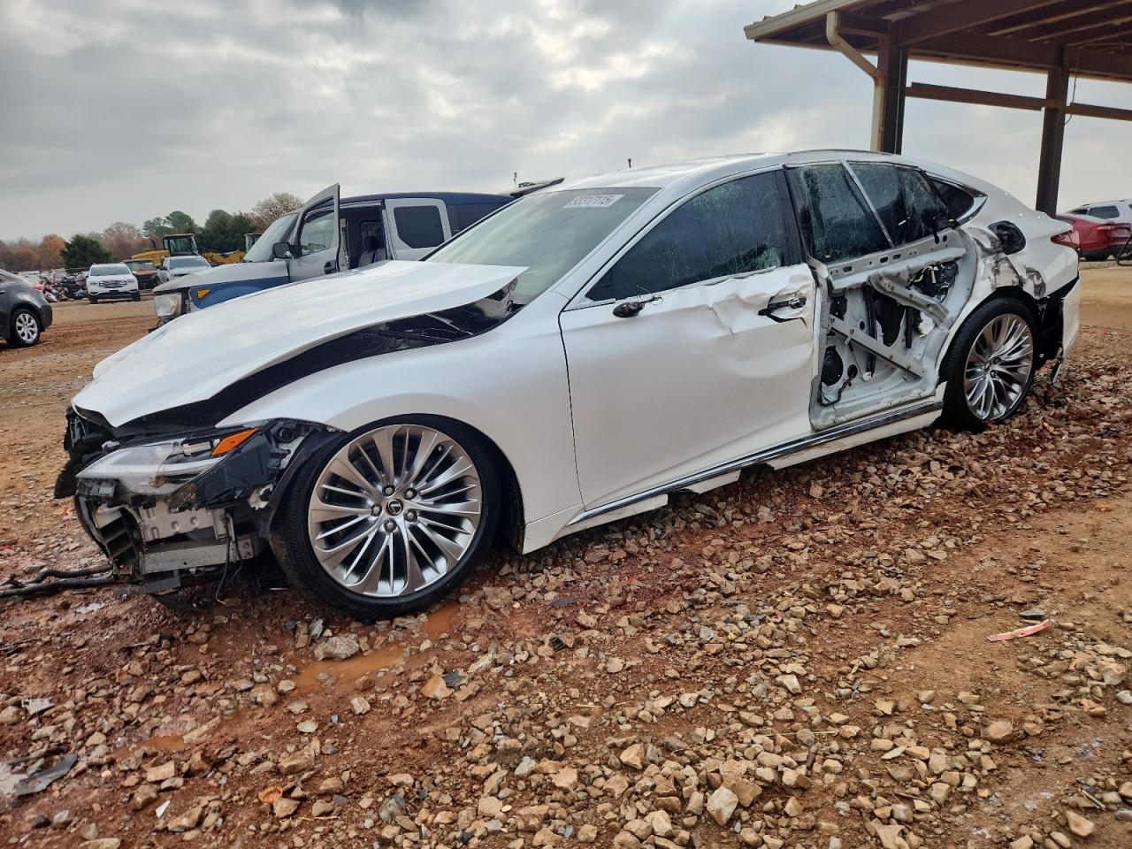 Lexus LS 500 Base Image 1