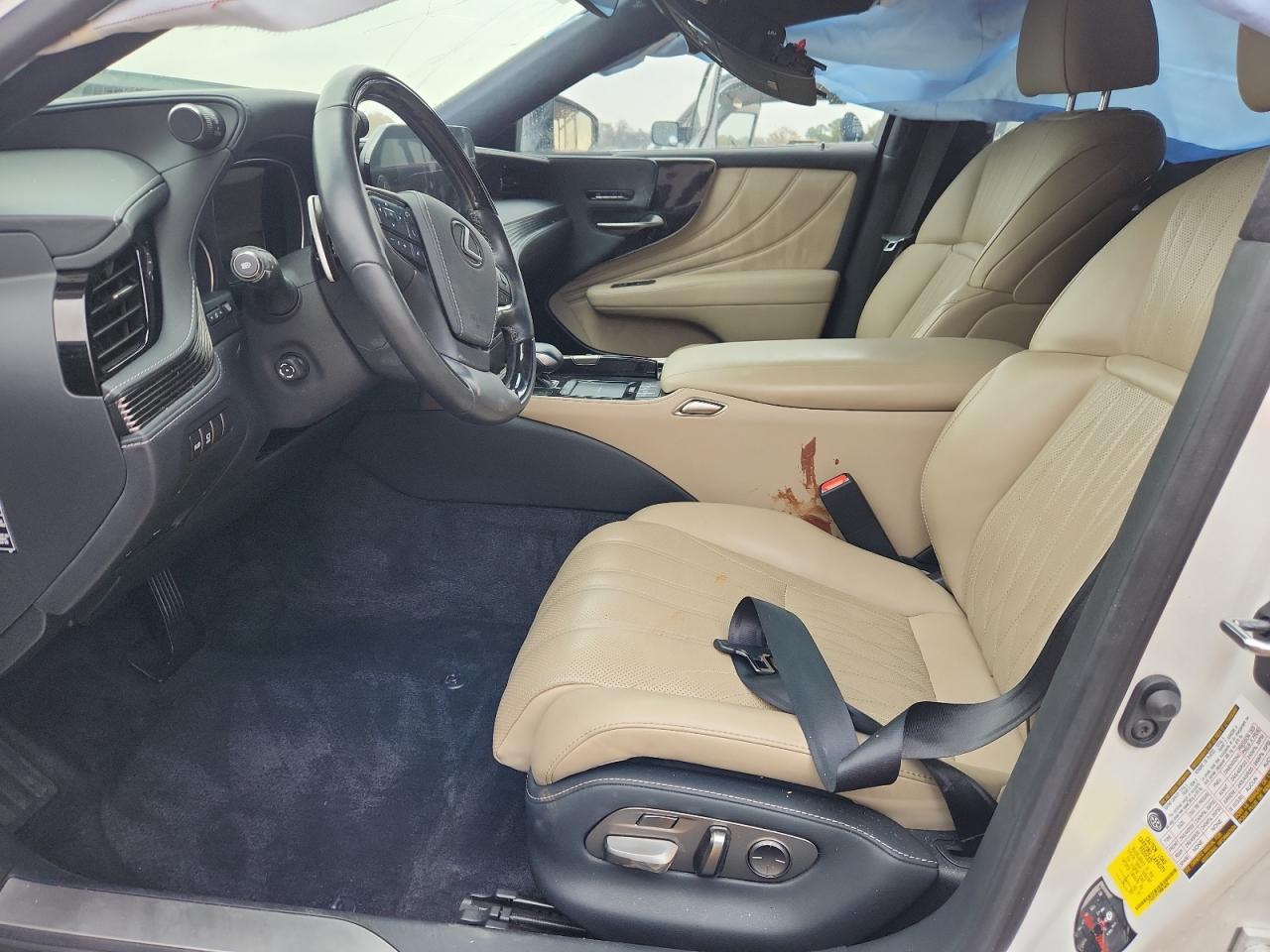 Lexus LS 500 Base Image 12