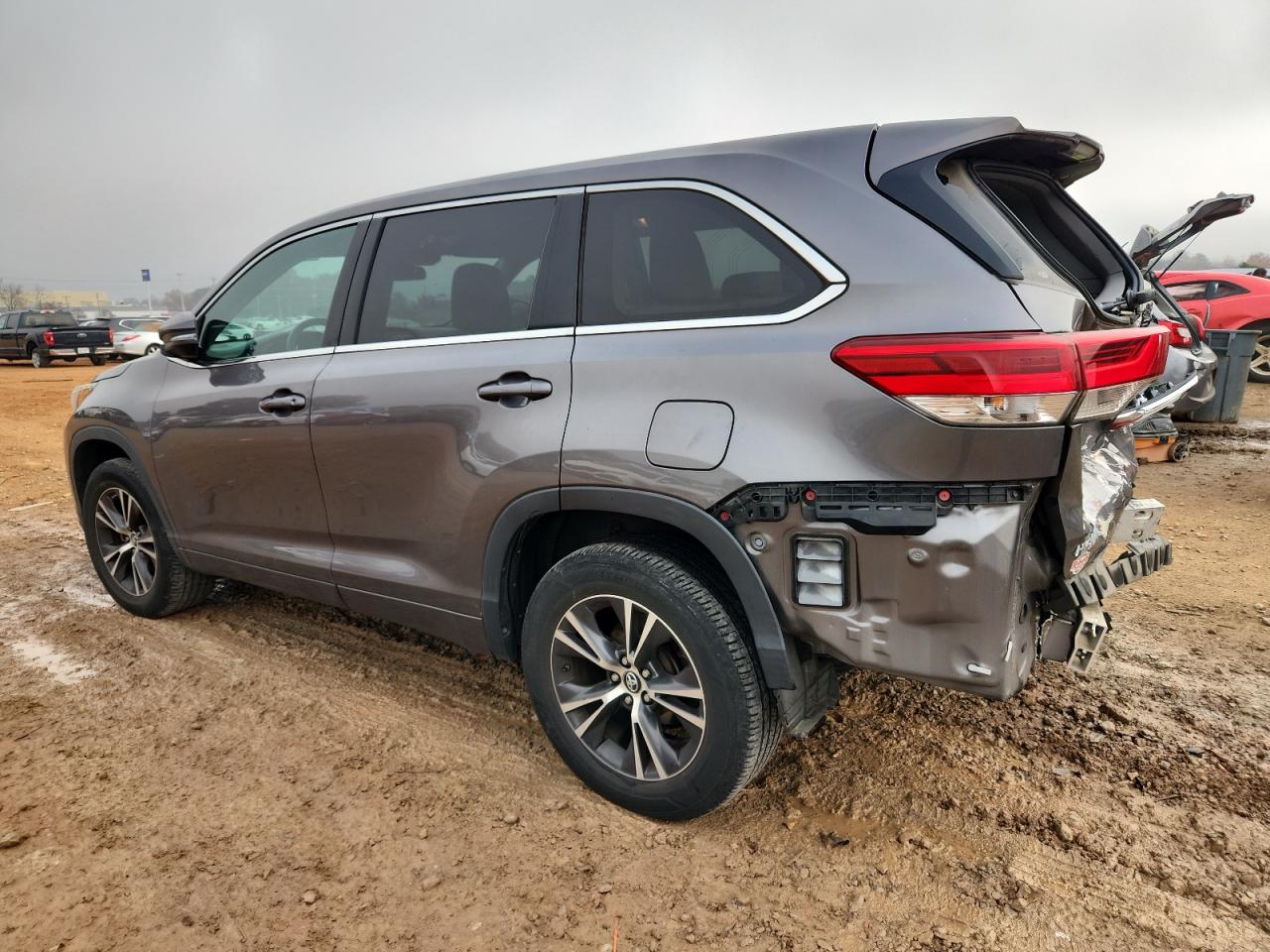 Toyota Highlander Le Image 3