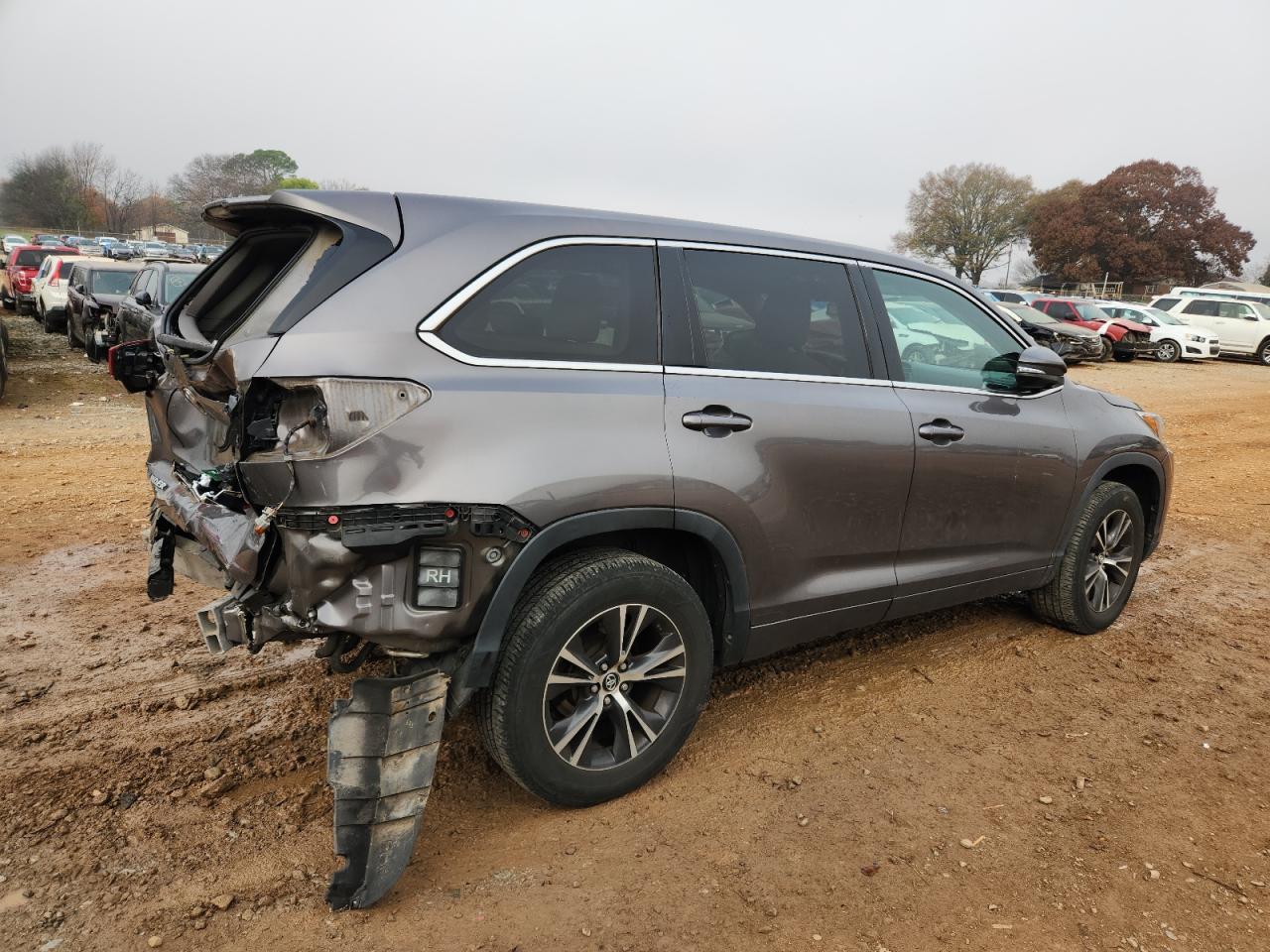 Toyota Highlander Le Image 4