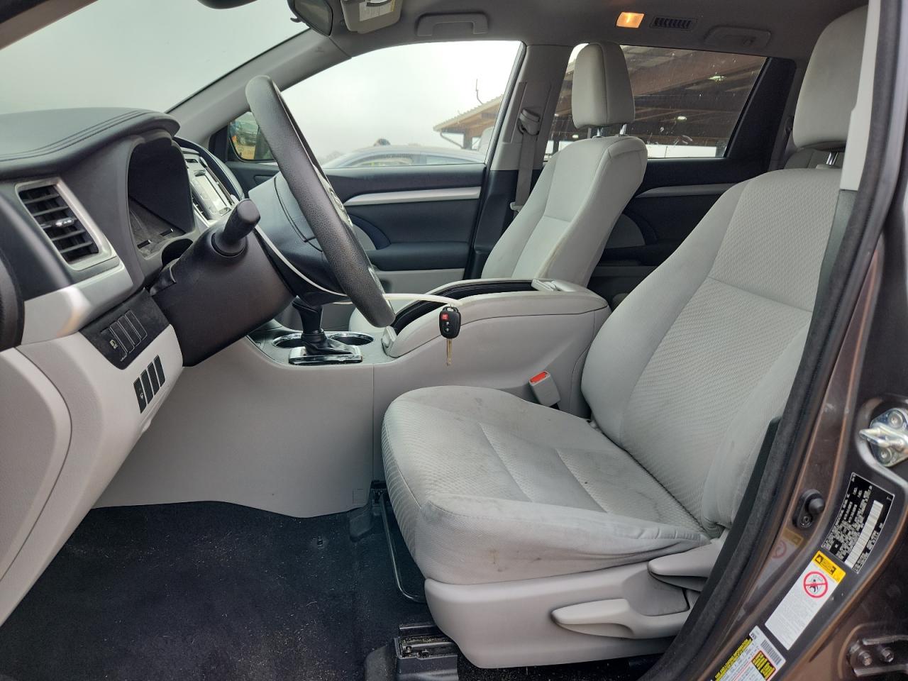 Toyota Highlander Le Image 8