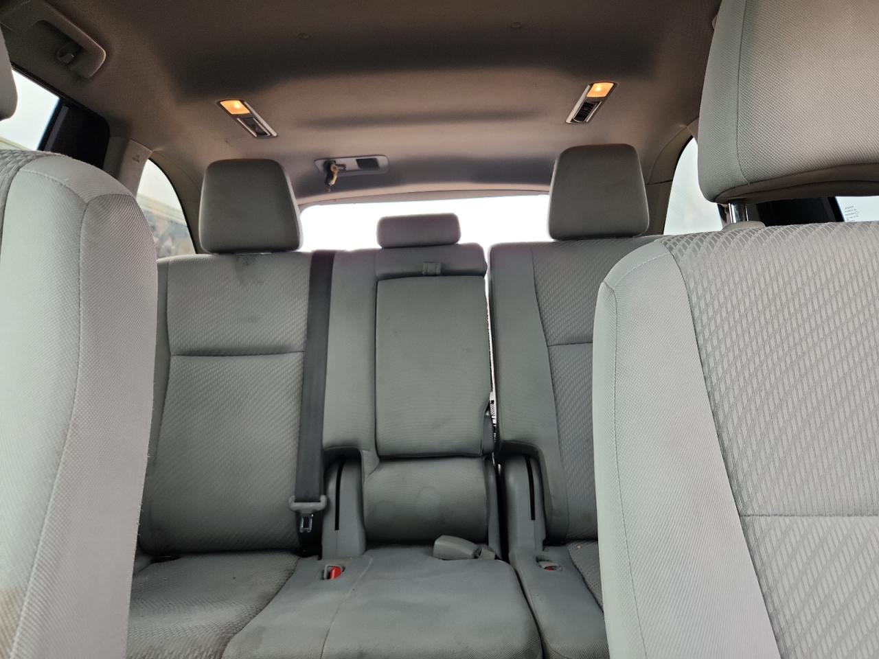 Toyota Highlander Le Image 10