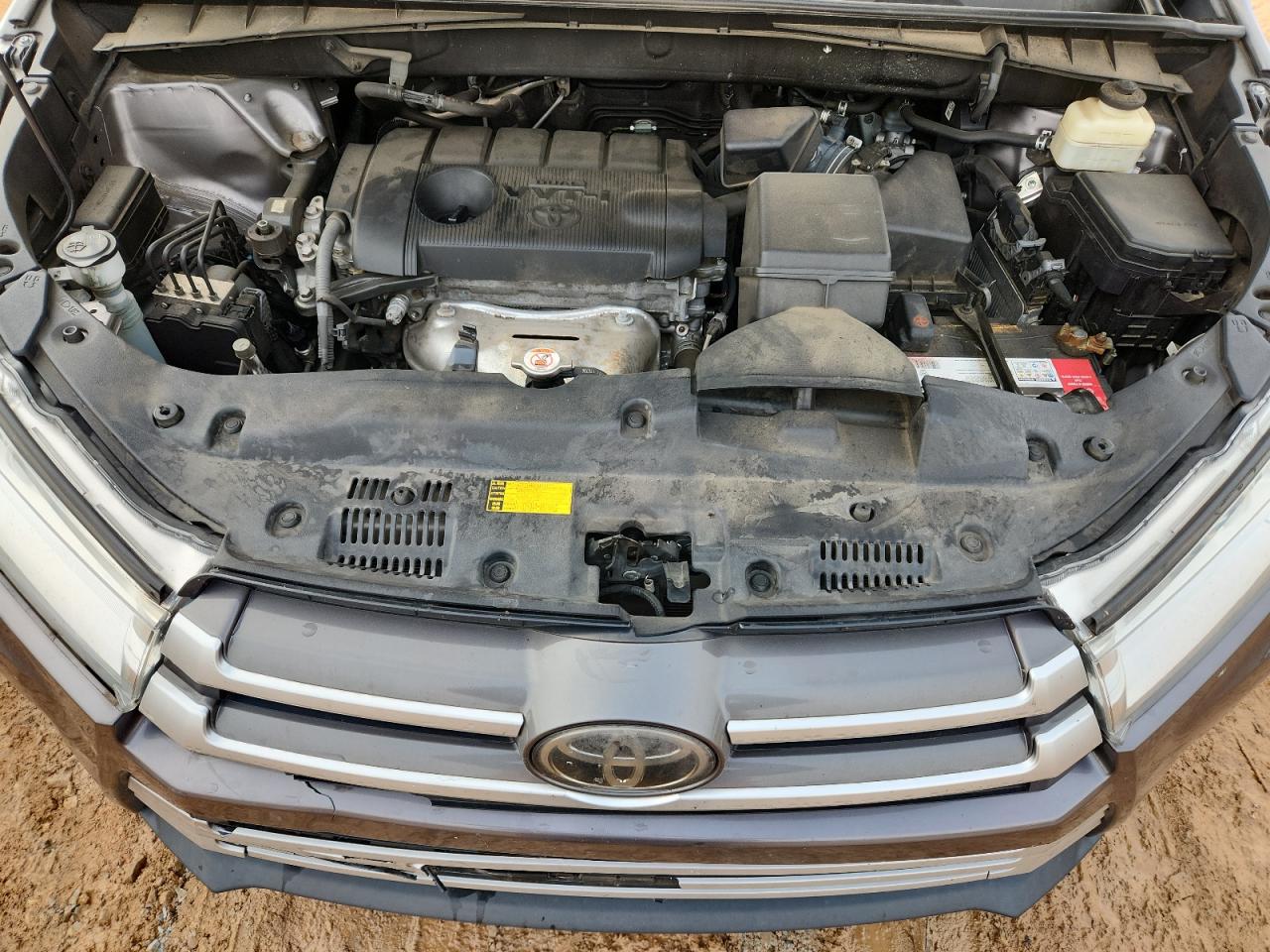 Toyota Highlander Le Image 9