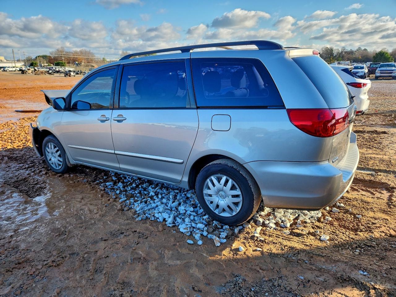 Toyota Sienna Ce Image 7