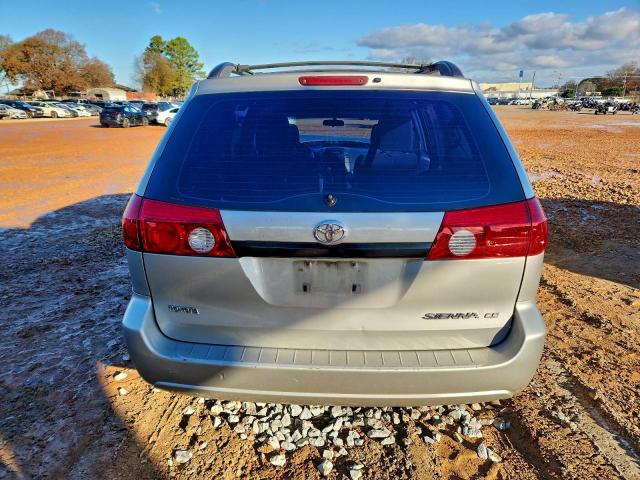 Toyota Sienna Ce Image 11