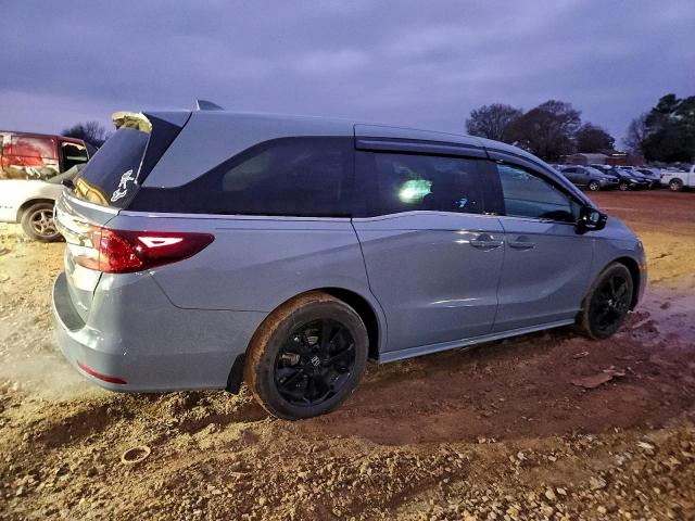 Honda Odyssey Sport Image 4