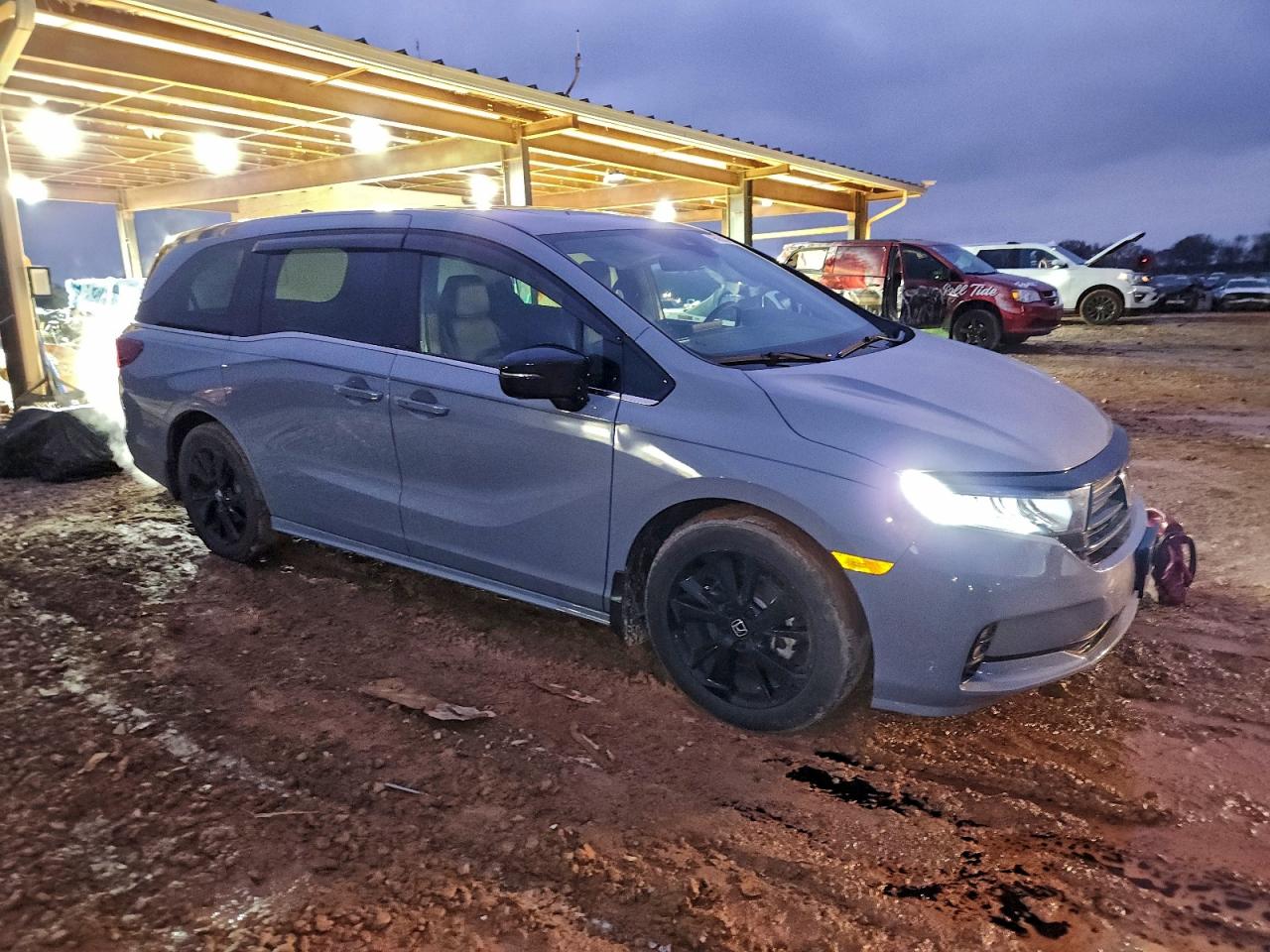 Honda Odyssey Sport Image 10