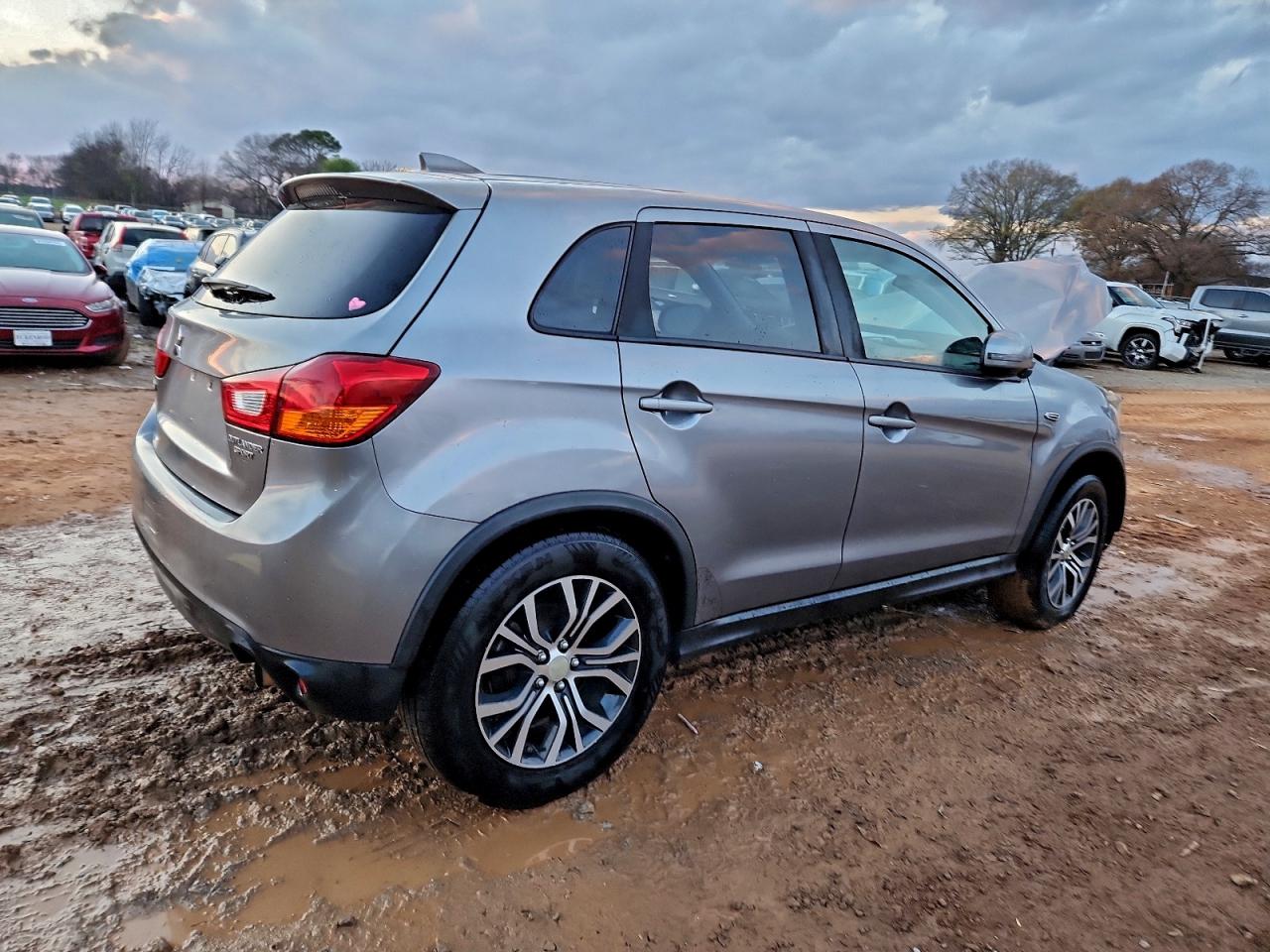 Mitsubishi Outlander Es Image 12