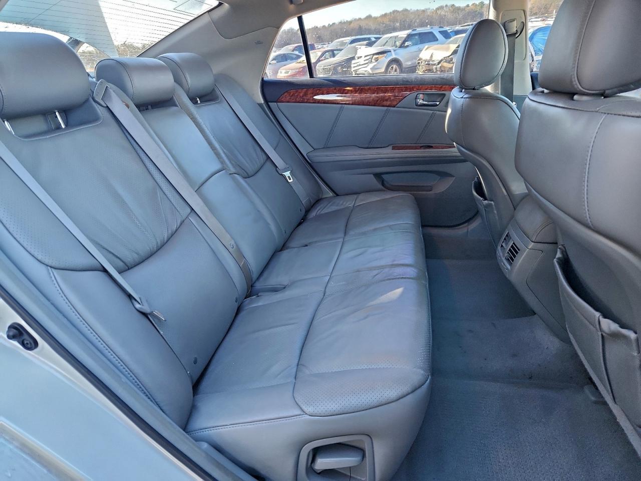 Toyota Avalon Xl Image 3