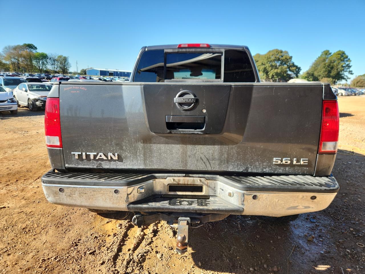 Nissan Titan Xe Image 4