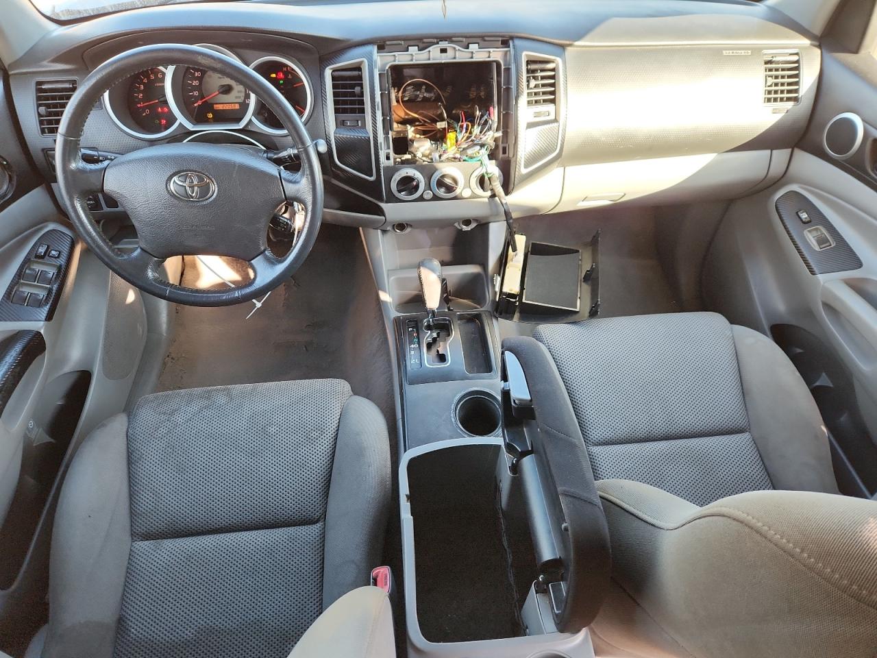 Toyota Tacoma Double Cab Prerunner Image 3