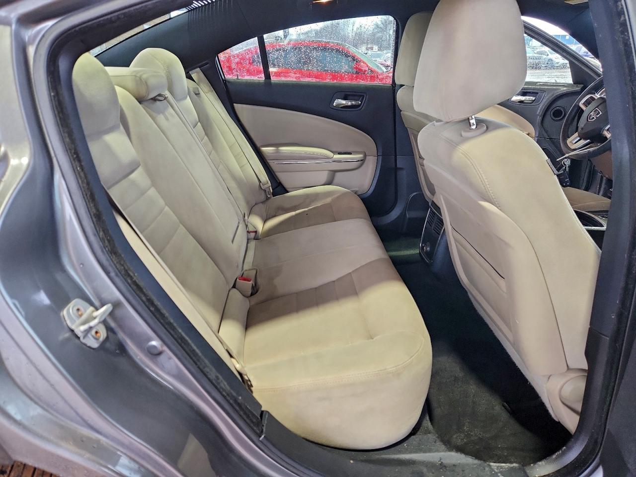 Dodge Charger Se Image 8