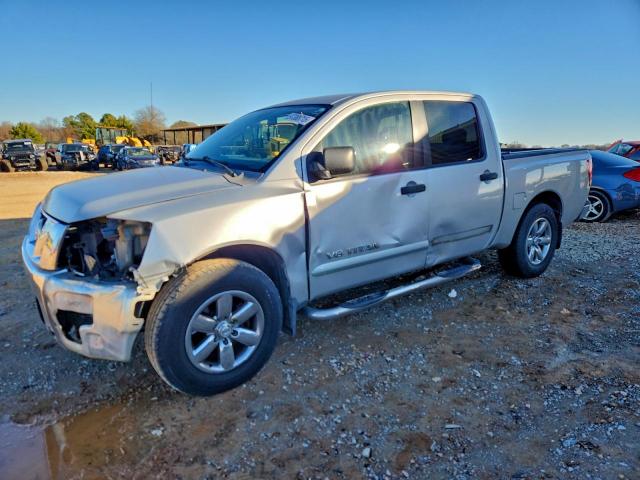  Salvage Nissan Titan