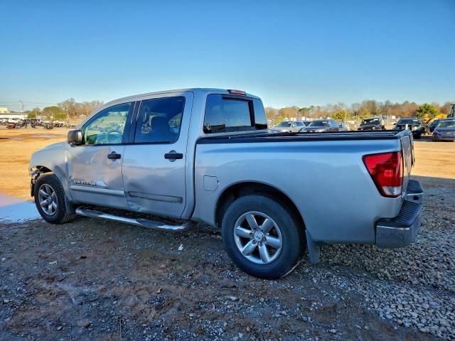Nissan Titan Xe Image 6