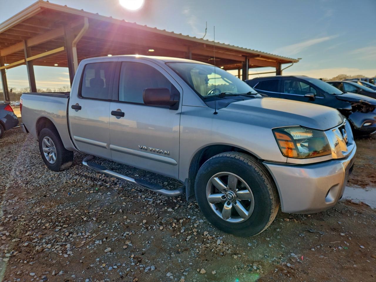 Nissan Titan Xe Image 3