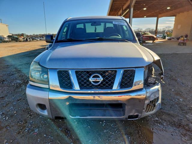 Nissan Titan Xe Image 9
