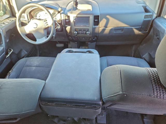 Nissan Titan Xe Image 8