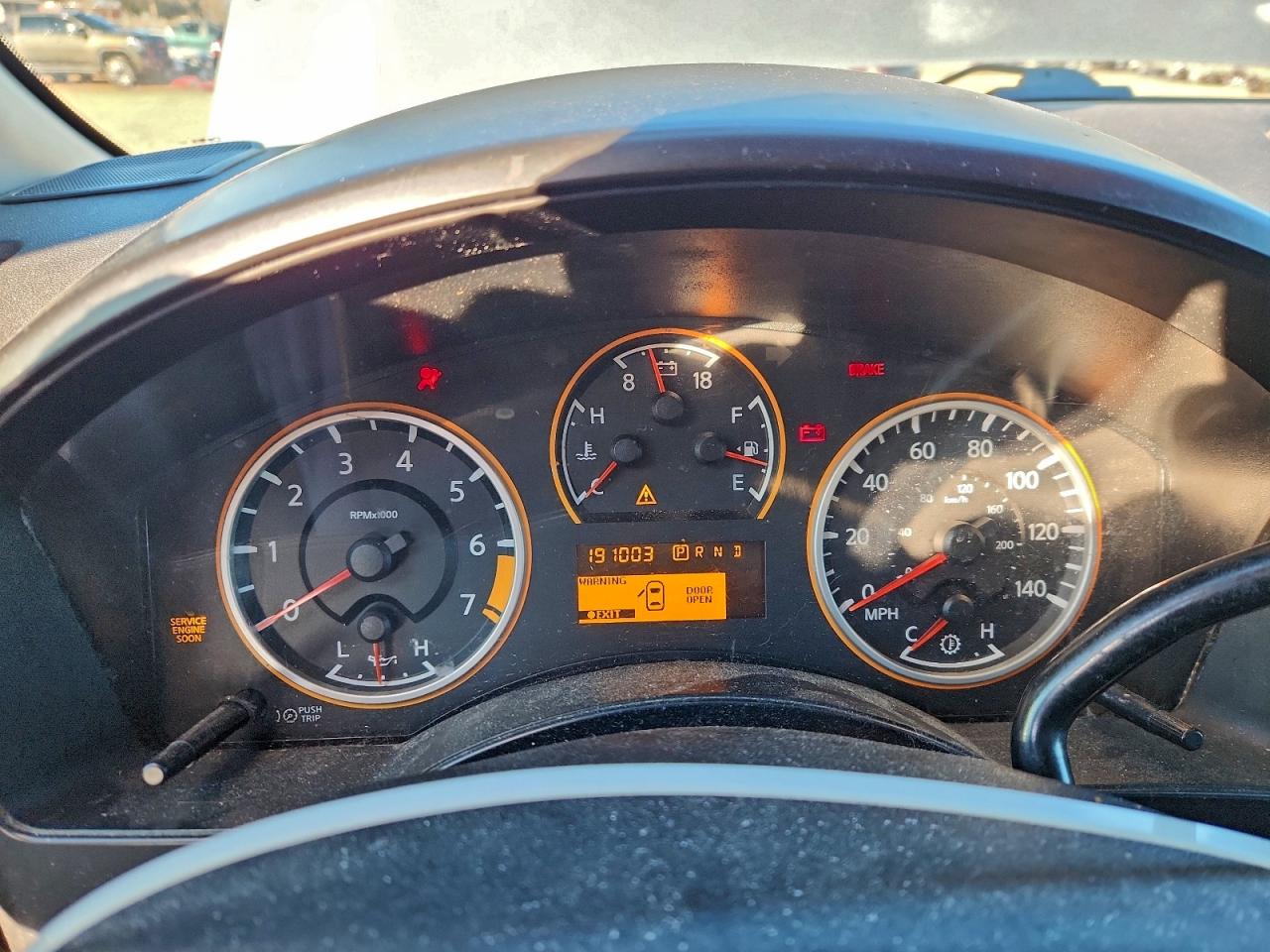 Nissan Titan Xe Image 5