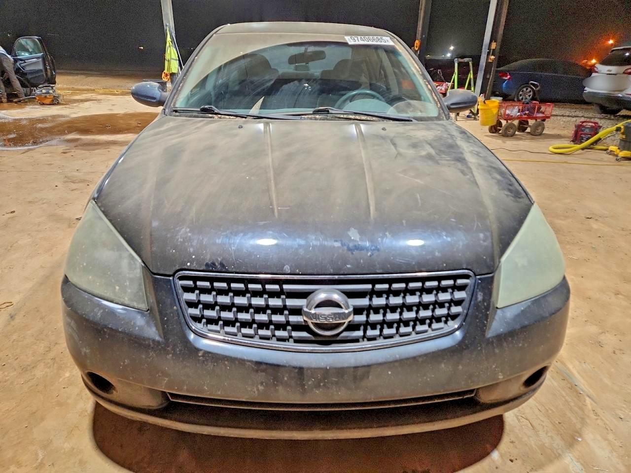 Nissan Altima S Image 4