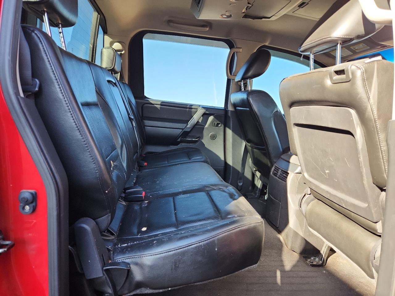 Nissan Titan Xe Image 9