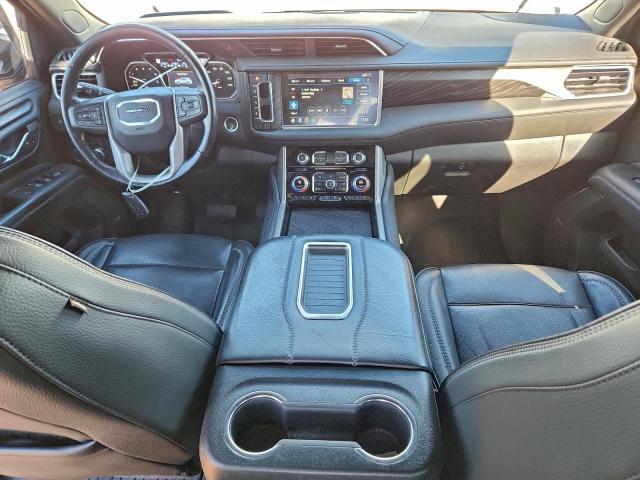 GMC Yukon Denali Image 4