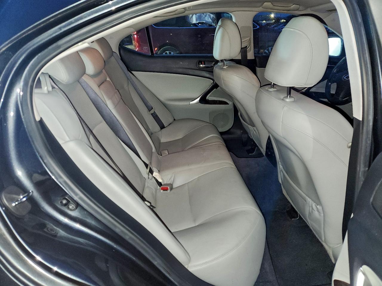 Lexus Is 350 Image 10