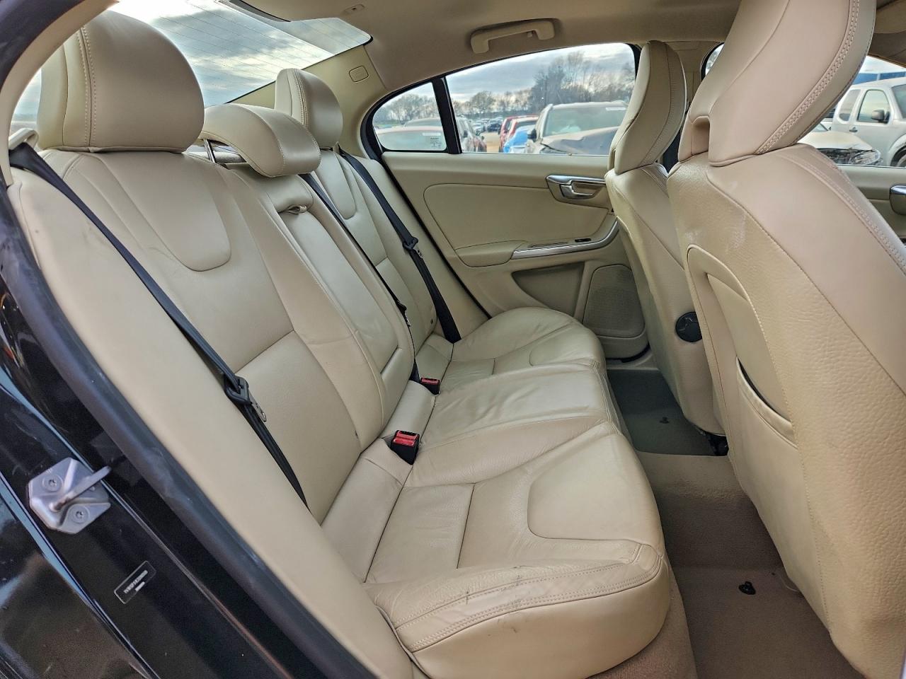 Volvo S60 T5 Image 7