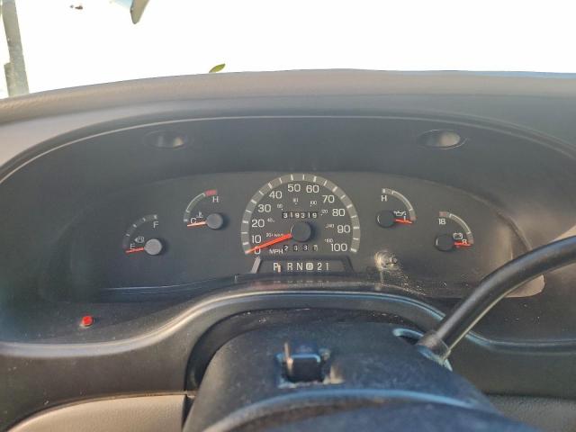 Ford Econoline E350 Super Duty Cutaway Van Image 5