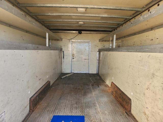 Ford Econoline E350 Super Duty Cutaway Van Image 10