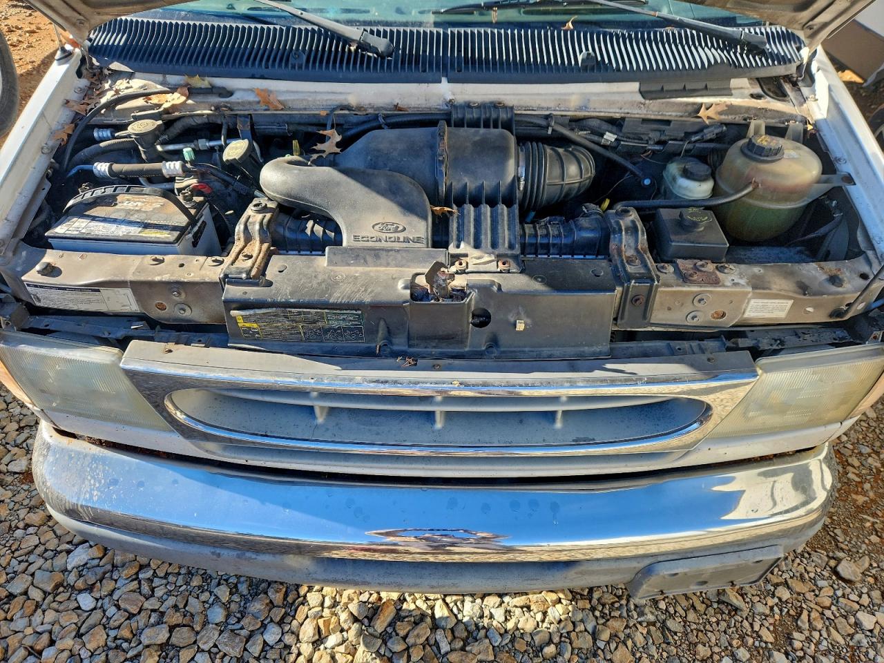 Ford Econoline E350 Super Duty Cutaway Van Image 12