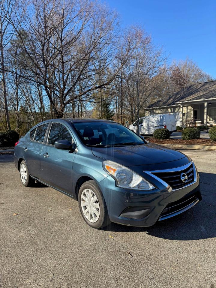 Nissan Versa S Image 1