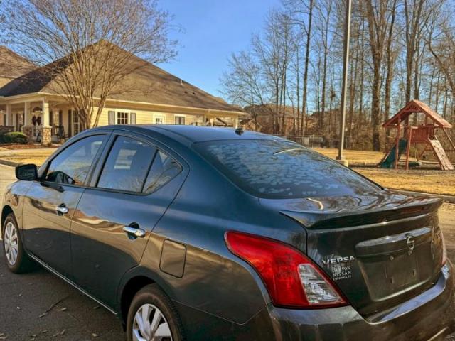 Nissan Versa S Image 2