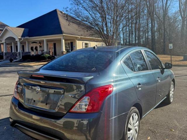 Nissan Versa S Image 3