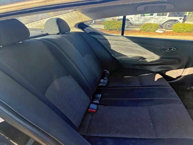 Nissan Versa S Image 10