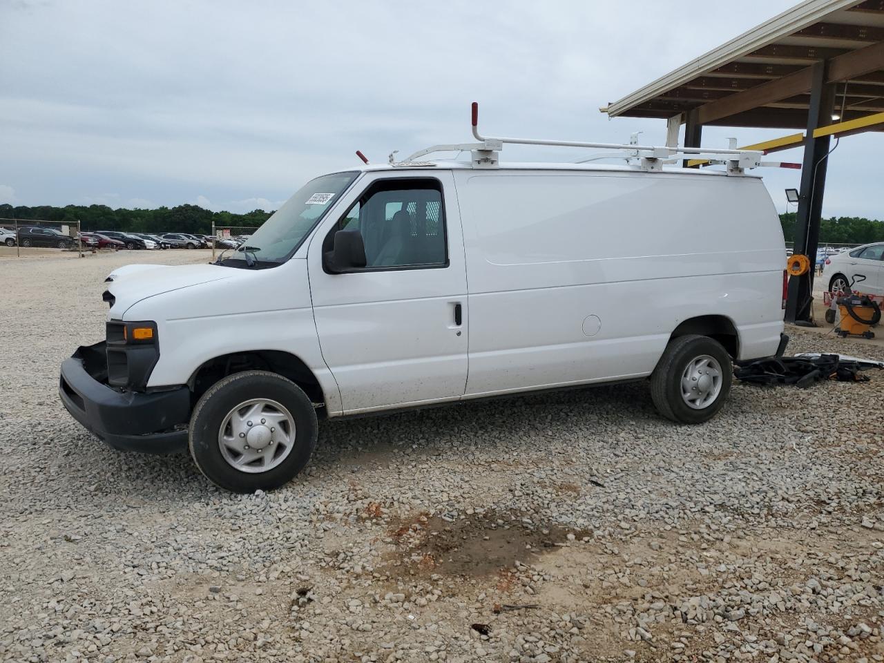 Ford Econoline E150 Van Image 1