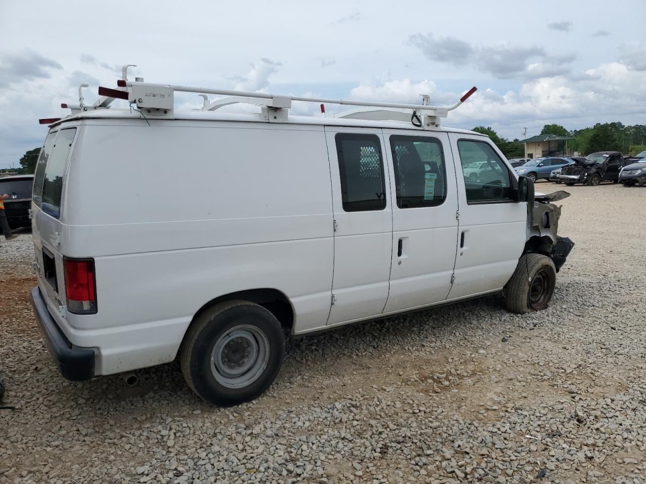 Ford Econoline E150 Van Image 2