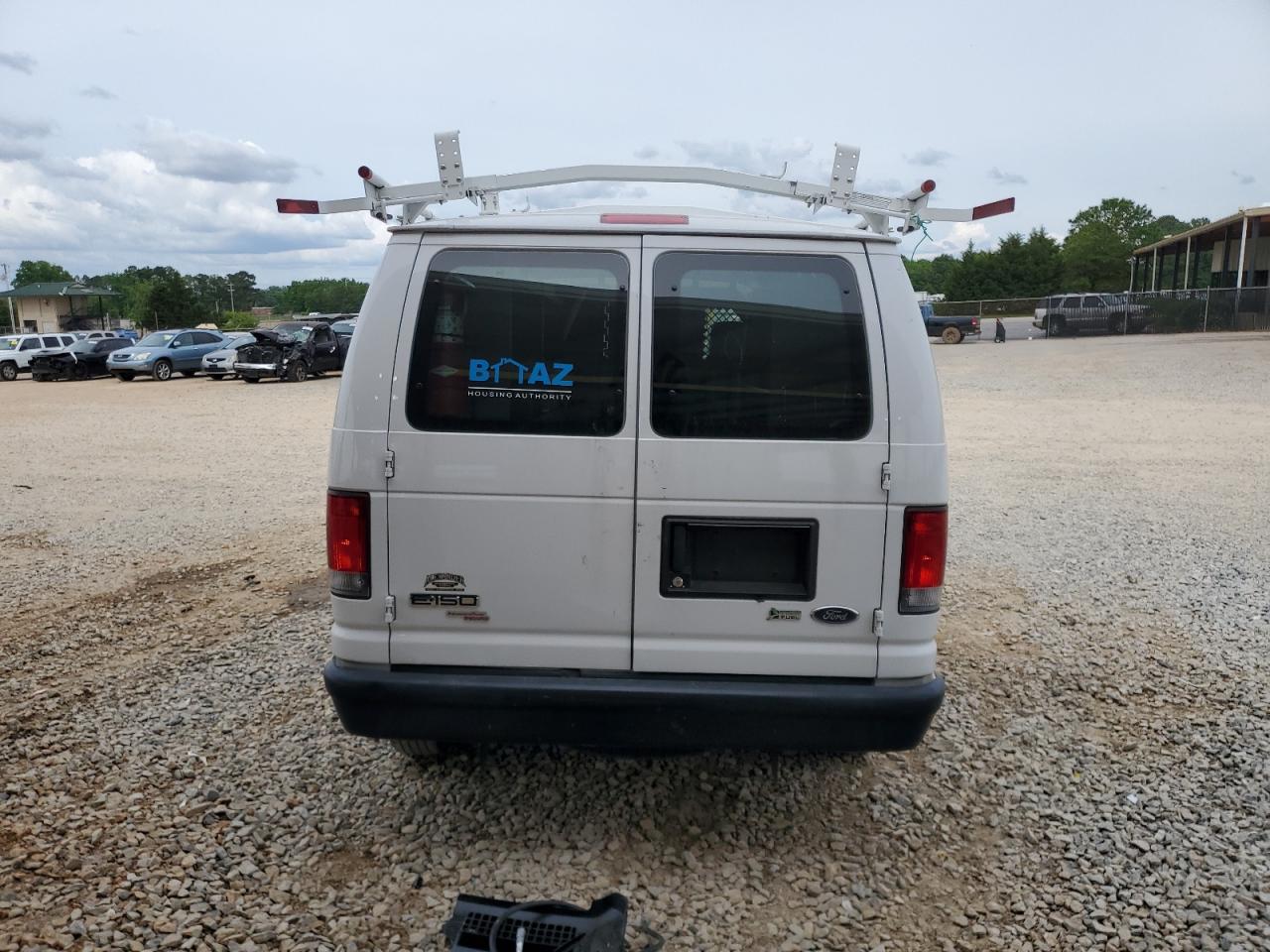 Ford Econoline E150 Van Image 14