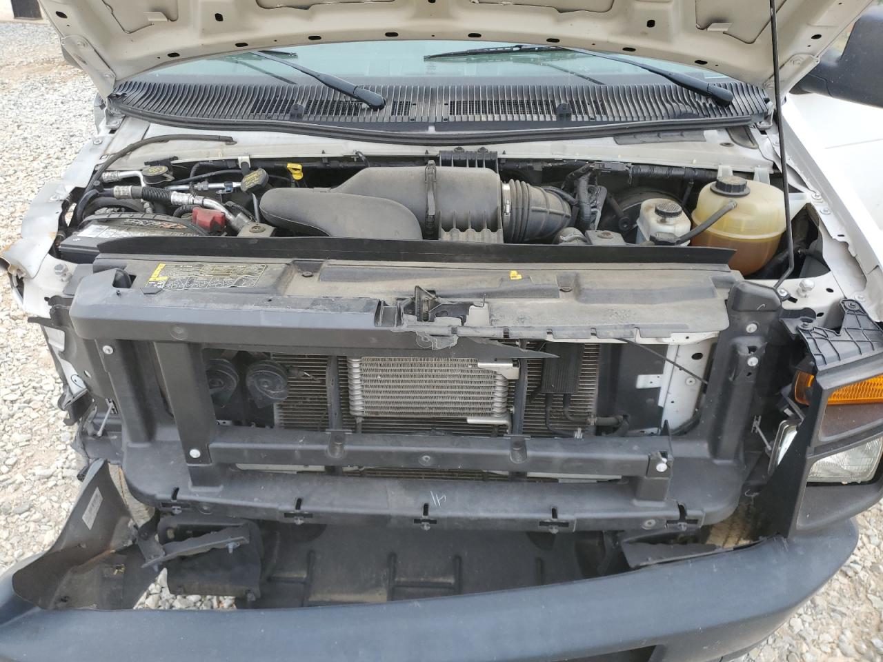 Ford Econoline E150 Van Image 13