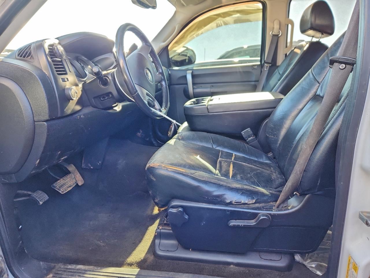 Chevrolet Silverado K1500 Crew Cab Image 5