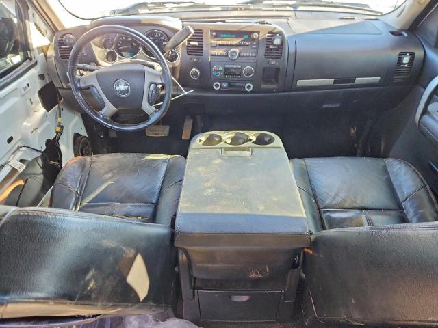 Chevrolet Silverado K1500 Crew Cab Image 4