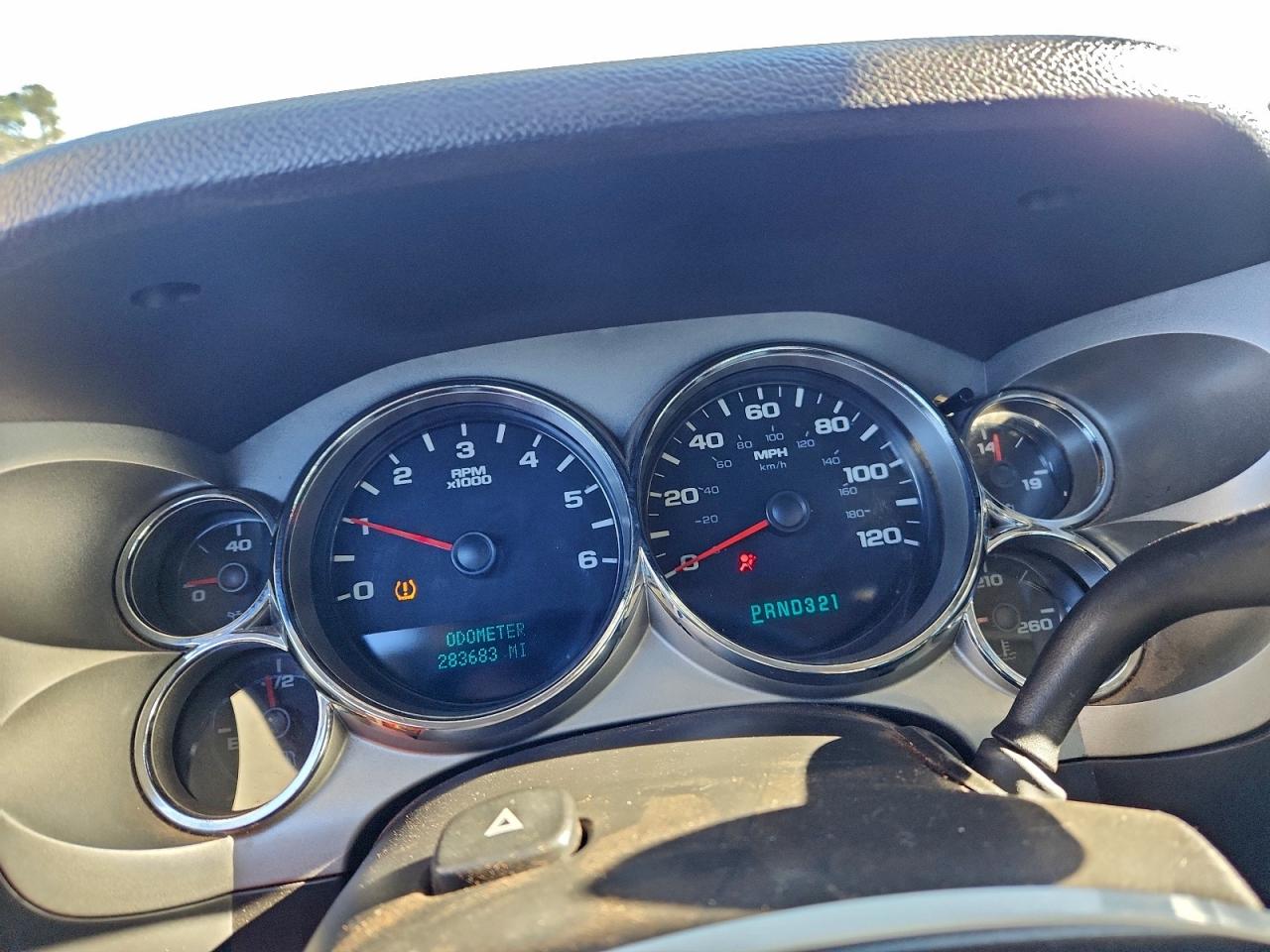 Chevrolet Silverado K1500 Crew Cab Image 9