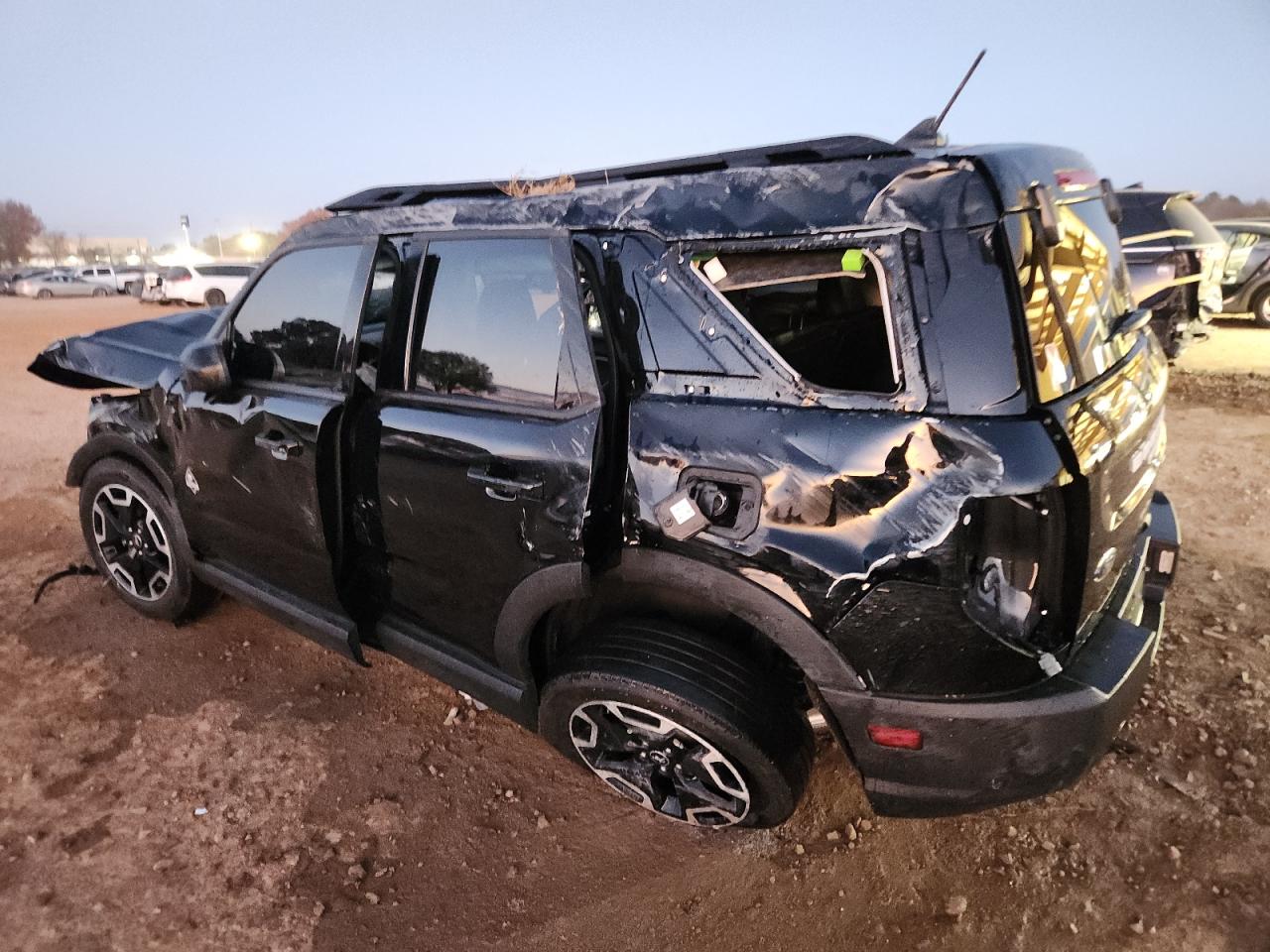 Ford Bronco Outer Banks Image 2