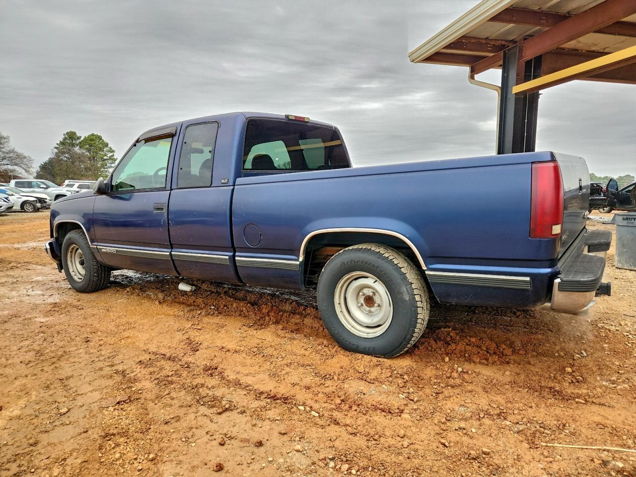 GMC Sierra C1500 Image 2