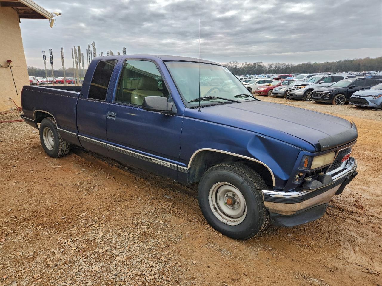 GMC Sierra C1500 Image 6